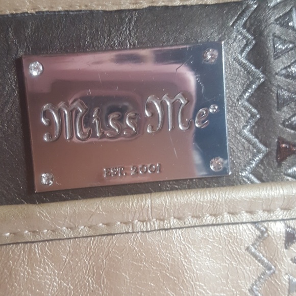 Miss Me Purse - Crossbody - Picture 2 of 8